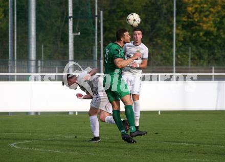 Fussball. Kaerntner Liga. Landskron gegen Koettmannsdorf.   Martin Posratschnig (Landskron),    Nace Erzen (Koettmannsdorf).  Landskron, 21.10.2023.
Foto: Kuess
www.qspictures.net
---
pressefotos, pressefotografie, kuess, qs, qspictures, sport, bild, bilder, bilddatenbank