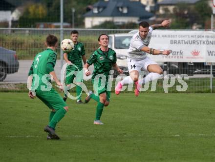 Fussball. Kaerntner Liga. Landskron gegen Koettmannsdorf.  Philipp Gatti  (Landskron),   Adis Ajkic (Koettmannsdorf).  Landskron, 21.10.2023.
Foto: Kuess
www.qspictures.net
---
pressefotos, pressefotografie, kuess, qs, qspictures, sport, bild, bilder, bilddatenbank