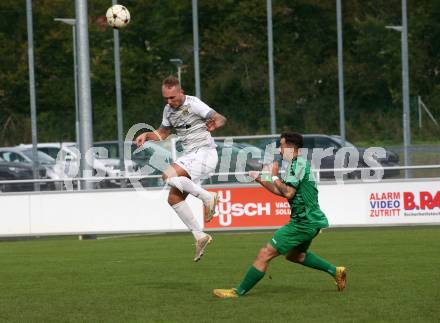 Fussball. Kaerntner Liga. Landskron gegen Koettmannsdorf.   Nemanja Lukic (Landskron),    Aner Mandzic (Koettmannsdorf).  Landskron, 21.10.2023.
Foto: Kuess
www.qspictures.net
---
pressefotos, pressefotografie, kuess, qs, qspictures, sport, bild, bilder, bilddatenbank