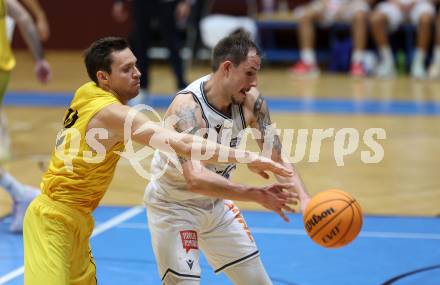 Basketball 2. Liga 2023/2024. Grunddurchgang 3. Runde.  Woerthersee Piraten gegen Kufstein Towers.  Jan-Arne Apschner, (Piraten), Fabio Thaler  (Kufstein). Klagenfurt, am 21.10.2023.
Foto: Kuess
www.qspictures.net
---
pressefotos, pressefotografie, kuess, qs, qspictures, sport, bild, bilder, bilddatenbank