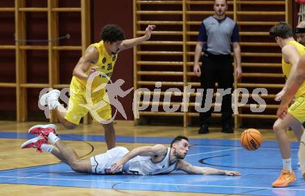 Basketball 2. Liga 2023/2024. Grunddurchgang 3. Runde.  Woerthersee Piraten gegen Kufstein Towers. Marcus Holyfield,  (Piraten),  Aleix Pujadas (Kufstein). Klagenfurt, am 21.10.2023.
Foto: Kuess
www.qspictures.net
---
pressefotos, pressefotografie, kuess, qs, qspictures, sport, bild, bilder, bilddatenbank