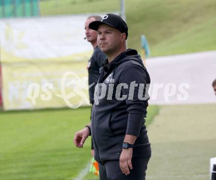 Fussball. Kaerntner Liga. Landskron gegen Koettmannsdorf.  Trainer Hannes Lassnig (Landskron).  Landskron, 21.10.2023.
Foto: Kuess
www.qspictures.net
---
pressefotos, pressefotografie, kuess, qs, qspictures, sport, bild, bilder, bilddatenbank