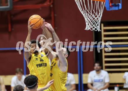 Basketball 2. Liga 2023/2024. Grunddurchgang 3. Runde.  Woerthersee Piraten gegen Kufstein Towers. Marcus Holyfield,   Marin Sliskovic  (Piraten),. Klagenfurt, am 21.10.2023.
Foto: Kuess
www.qspictures.net
---
pressefotos, pressefotografie, kuess, qs, qspictures, sport, bild, bilder, bilddatenbank