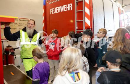 Fussball Bundesliga. SK Austria Klagenfurt. Flughafen Betriebsbesichtigung. Autogrammstunde. Klagenfurt, am 26.10.2023.
Foto: Kuess
www.qspictures.net
---
pressefotos, pressefotografie, kuess, qs, qspictures, sport, bild, bilder, bilddatenbank