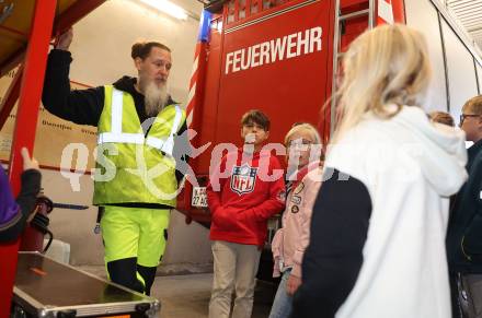 Fussball Bundesliga. SK Austria Klagenfurt. Flughafen Betriebsbesichtigung. Autogrammstunde. Klagenfurt, am 26.10.2023.
Foto: Kuess
www.qspictures.net
---
pressefotos, pressefotografie, kuess, qs, qspictures, sport, bild, bilder, bilddatenbank