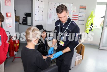 Fussball Bundesliga. SK Austria Klagenfurt. Flughafen Betriebsbesichtigung. Autogrammstunde. Klagenfurt, am 26.10.2023.
Foto: Kuess
www.qspictures.net
---
pressefotos, pressefotografie, kuess, qs, qspictures, sport, bild, bilder, bilddatenbank