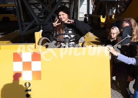 Fussball Bundesliga. SK Austria Klagenfurt. Flughafen Betriebsbesichtigung. Autogrammstunde. Klagenfurt, am 26.10.2023.
Foto: Kuess
www.qspictures.net
---
pressefotos, pressefotografie, kuess, qs, qspictures, sport, bild, bilder, bilddatenbank