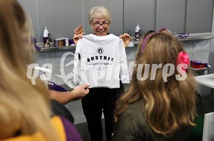 Fussball Bundesliga. SK Austria Klagenfurt. Flughafen Betriebsbesichtigung. Autogrammstunde. Klagenfurt, am 26.10.2023.
Foto: Kuess
www.qspictures.net
---
pressefotos, pressefotografie, kuess, qs, qspictures, sport, bild, bilder, bilddatenbank