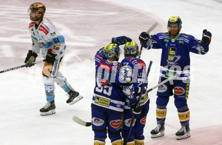 EBEL. Eishockey Bundesliga. EC VSV gegen Black Wings Linz.  Torjubel Robert Sabolic, Philipp Lindner, Kevin Hancock, (VSV). Villach, am 27.10.2023
Foto: Kuess
www.qspictures.net
---
pressefotos, pressefotografie, kuess, qs, qspictures, sport, bild, bilder, bilddatenbank