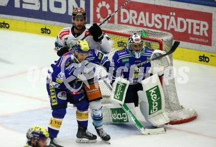 EBEL. Eishockey Bundesliga. EC VSV gegen Black Wings Linz.  Alex Wall, Jean Philippe Lamoureux, (VSV),   Julian Pusnik  (Linz). Villach, am 27.10.2023
Foto: Kuess
www.qspictures.net
---
pressefotos, pressefotografie, kuess, qs, qspictures, sport, bild, bilder, bilddatenbank