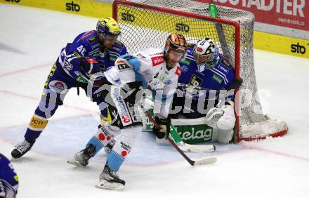 EBEL. Eishockey Bundesliga. EC VSV gegen Black Wings Linz.  Alex Wall, Jean Philippe Lamoureux,  (VSV),  Sean Brendan Collins  (Linz). Villach, am 27.10.2023
Foto: Kuess
www.qspictures.net
---
pressefotos, pressefotografie, kuess, qs, qspictures, sport, bild, bilder, bilddatenbank