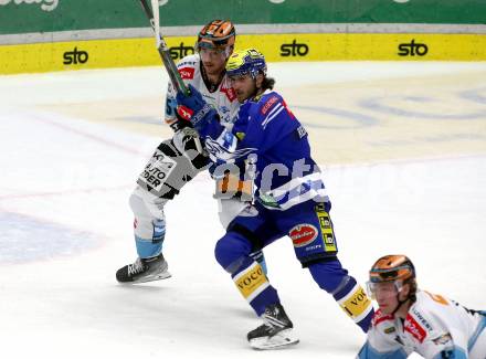 EBEL. Eishockey Bundesliga. EC VSV gegen Black Wings Linz.  Maximilian Rebernig, (VSV),    Raphael Wolf  (Linz). Villach, am 27.10.2023
Foto: Kuess
www.qspictures.net
---
pressefotos, pressefotografie, kuess, qs, qspictures, sport, bild, bilder, bilddatenbank