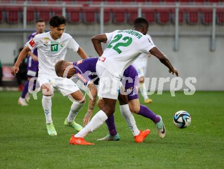 Fussball Bundesliga. SK Austria Klagenfurt gegen WSG Tirol.  Florian Jaritz (Klagenfurt),  Osarenren Okungbowa  (Tirol).  Klagenfurt, am 28.10.2023.
Foto: Kuess
www.qspictures.net
---
pressefotos, pressefotografie, kuess, qs, qspictures, sport, bild, bilder, bilddatenbank