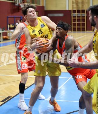 Basketball  2023/2024. Basketball Austria Cup.  Woerthersee Piraten gegen Traiskirchen Lions.  Alexander Pirker (Piraten),  Jaquan Lawrence  (Traiskirchen). Klagenfurt, am 28.10.2023.
Foto: Kuess
www.qspictures.net
---
pressefotos, pressefotografie, kuess, qs, qspictures, sport, bild, bilder, bilddatenbank