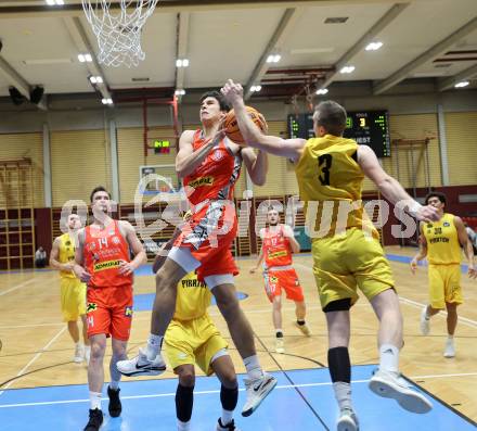 Basketball  2023/2024. Basketball Austria Cup.  Woerthersee Piraten gegen Traiskirchen Lions.  Jernej Andolsek Heine (Piraten),  David Hofstaedter  (Traiskirchen). Klagenfurt, am 28.10.2023.
Foto: Kuess
www.qspictures.net
---
pressefotos, pressefotografie, kuess, qs, qspictures, sport, bild, bilder, bilddatenbank