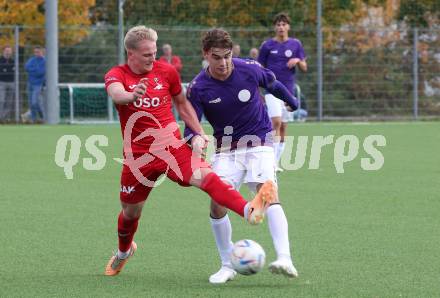 Fussball. Kaerntner Liga. Austria Klagenfurt Amat. gegen SAK.  Marius Leo Maierhofer  (Austria Klagenfurt),  Toni Dullnig  (SAK). Klagenfurt, 28.10.2023.
Foto: Kuess
www.qspictures.net
---
pressefotos, pressefotografie, kuess, qs, qspictures, sport, bild, bilder, bilddatenbank