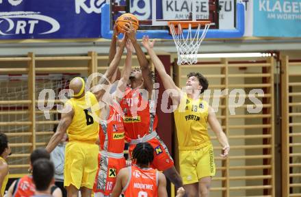 Basketball  2023/2024. Basketball Austria Cup.  Woerthersee Piraten gegen Traiskirchen Lions.  Shawn L. Ray, Alexander Pirker (Piraten), David Hofstaedter,  Jaquan Lawrence (Traiskirchen). Klagenfurt, am 28.10.2023.
Foto: Kuess
www.qspictures.net
---
pressefotos, pressefotografie, kuess, qs, qspictures, sport, bild, bilder, bilddatenbank