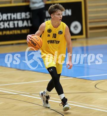 Basketball  2023/2024. Basketball Austria Cup.  Woerthersee Piraten gegen Traiskirchen Lions.  Emilio Rozmann (Piraten),. Klagenfurt, am 28.10.2023.
Foto: Kuess
www.qspictures.net
---
pressefotos, pressefotografie, kuess, qs, qspictures, sport, bild, bilder, bilddatenbank