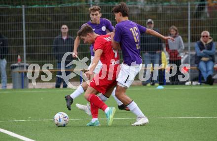 Fussball. Kaerntner Liga. Austria Klagenfurt Amat. gegen SAK.   Matteo Kitz (Austria Klagenfurt),  
Izidor Erazem Kamsek  (SAK). Klagenfurt, 28.10.2023.
Foto: Kuess
www.qspictures.net
---
pressefotos, pressefotografie, kuess, qs, qspictures, sport, bild, bilder, bilddatenbank