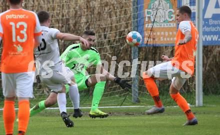 Fussball. Kaerntner Liga. Koettmannsdorf gegen Donau. Nace Erzen   (Koettmanndorf),    Aljaz Cotman, Sebastian Michael Layroutz (Donau). Koettmannsdorf, 29.10.2023.
Foto: Kuess
www.qspictures.net
---
pressefotos, pressefotografie, kuess, qs, qspictures, sport, bild, bilder, bilddatenbank