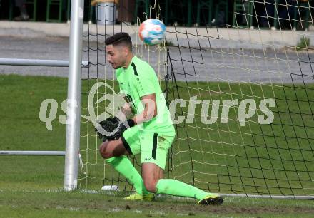 Fussball. Kaerntner Liga. Koettmannsdorf gegen Donau. Aljaz Cotman (Donau). Koettmannsdorf, 29.10.2023.
Foto: Kuess
www.qspictures.net
---
pressefotos, pressefotografie, kuess, qs, qspictures, sport, bild, bilder, bilddatenbank