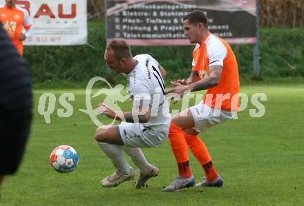 Fussball. Kaerntner Liga. Koettmannsdorf gegen Donau.  Aner Mandzic  (Koettmanndorf),   Sebastian Michael Layroutz (Donau). Koettmannsdorf, 29.10.2023.
Foto: Kuess
www.qspictures.net
---
pressefotos, pressefotografie, kuess, qs, qspictures, sport, bild, bilder, bilddatenbank