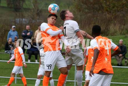 Fussball. Kaerntner Liga. Koettmannsdorf gegen Donau.  Ziga Erzen  (Koettmanndorf),   Damjan Jovanovic (Donau). Koettmannsdorf, 29.10.2023.
Foto: Kuess
www.qspictures.net
---
pressefotos, pressefotografie, kuess, qs, qspictures, sport, bild, bilder, bilddatenbank