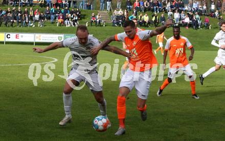 Fussball. Kaerntner Liga. Koettmannsdorf gegen Donau.  Aner Mandzic  (Koettmanndorf),   Sebastian Michael Layroutz (Donau). Koettmannsdorf, 29.10.2023.
Foto: Kuess
www.qspictures.net
---
pressefotos, pressefotografie, kuess, qs, qspictures, sport, bild, bilder, bilddatenbank