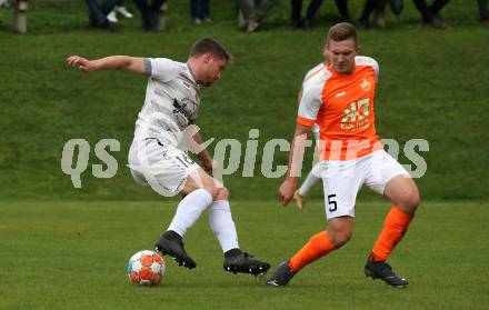 Fussball. Kaerntner Liga. Koettmannsdorf gegen Donau.  Nace Erzen  (Koettmanndorf),   Senad Huseinbasic (Donau). Koettmannsdorf, 29.10.2023.
Foto: Kuess
www.qspictures.net
---
pressefotos, pressefotografie, kuess, qs, qspictures, sport, bild, bilder, bilddatenbank