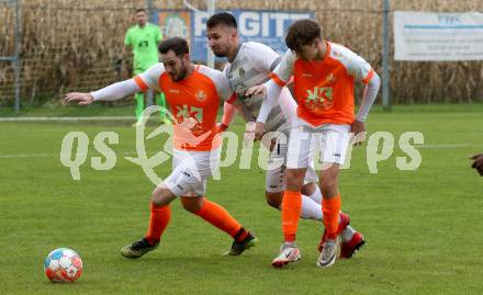 Fussball. Kaerntner Liga. Koettmannsdorf gegen Donau.   Adis Ajkic (Koettmanndorf), Thomas Guggenberger, Luca Thaler   (Donau). Koettmannsdorf, 29.10.2023.
Foto: Kuess
www.qspictures.net
---
pressefotos, pressefotografie, kuess, qs, qspictures, sport, bild, bilder, bilddatenbank