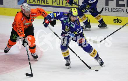 EBEL. Eishockey Bundesliga. EC VSV gegen Moser Medical Graz99ers. Kevin Hancock,   (VSV),   Axel Wemmenborn (Graz). Villach, am 3.11.2023
Foto: Kuess
www.qspictures.net
---
pressefotos, pressefotografie, kuess, qs, qspictures, sport, bild, bilder, bilddatenbank