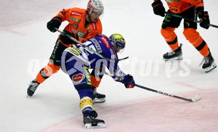 EBEL. Eishockey Bundesliga. EC VSV gegen Moser Medical Graz99ers. Benjamin Lanzinger,   (VSV),  Axel Wemmenborn (Graz). Villach, am 3.11.2023
Foto: Kuess
www.qspictures.net
---
pressefotos, pressefotografie, kuess, qs, qspictures, sport, bild, bilder, bilddatenbank