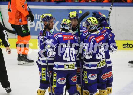 EBEL. Eishockey Bundesliga. EC VSV gegen Moser Medical Graz99ers. Torjubel Elias Jeronimo Wallenta, Florian Lanzinger, Philipp Lindner, Alex Wall (VSV). Villach, am 3.11.2023
Foto: Kuess
www.qspictures.net
---
pressefotos, pressefotografie, kuess, qs, qspictures, sport, bild, bilder, bilddatenbank