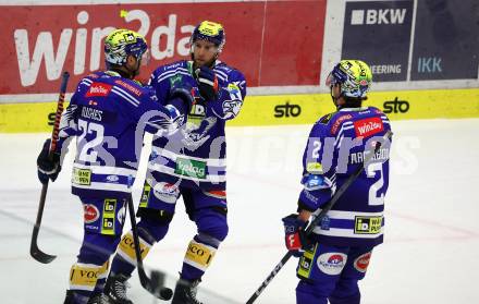 EBEL. Eishockey Bundesliga. EC VSV gegen Moser Medical Graz99ers.  Torjubel John Hughes, Robert Sabolic, Dylan MacPherson (VSV). Villach, am 3.11.2023
Foto: Kuess
www.qspictures.net
---
pressefotos, pressefotografie, kuess, qs, qspictures, sport, bild, bilder, bilddatenbank