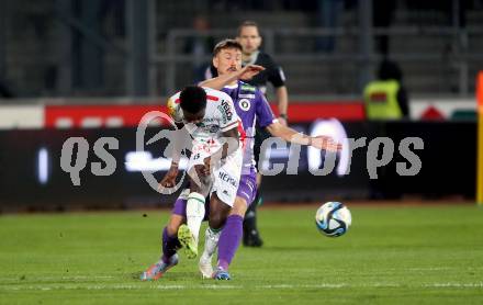 Fussball Bundesliga. WAC gegen SK Austria Klagenfurt.  Samson Okikiola Tijani,   (WAC),   Christopher Wernitznig (Klagenfurt).  Wolfsberg, am 4.11.2023.
Foto: Kuess
www.qspictures.net
---
pressefotos, pressefotografie, kuess, qs, qspictures, sport, bild, bilder, bilddatenbank