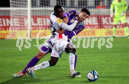 Fussball Bundesliga. WAC gegen SK Austria Klagenfurt.  Mohamed Bamba  (WAC),   Nikola Djoric (Klagenfurt).  Wolfsberg, am 4.11.2023.
Foto: Kuess
www.qspictures.net
---
pressefotos, pressefotografie, kuess, qs, qspictures, sport, bild, bilder, bilddatenbank