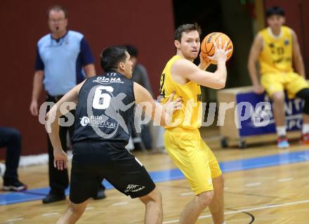 Basketball 2. Liga 2023/2024. Grunddurchgang 5. Runde.  Woerthersee Piraten gegen Guessing Blackbirds.  Jan-Arne Apschner (Piraten),   Thomas Knor (Guessing). Klagenfurt, am 4.11.2023.
Foto: Kuess
www.qspictures.net
---
pressefotos, pressefotografie, kuess, qs, qspictures, sport, bild, bilder, bilddatenbank