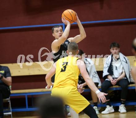 Basketball 2. Liga 2023/2024. Grunddurchgang 5. Runde.  Woerthersee Piraten gegen Guessing Blackbirds.   (Piraten),  Denis Zukovic  (Guessing). Klagenfurt, am 4.11.2023.
Foto: Kuess
www.qspictures.net
---
pressefotos, pressefotografie, kuess, qs, qspictures, sport, bild, bilder, bilddatenbank