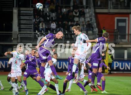 Fussball Bundesliga. WAC gegen SK Austria Klagenfurt.  Scott Fitzgerald Kennedy  (WAC),  Nicolas Wimmer (Klagenfurt).  Wolfsberg, am 4.11.2023.
Foto: Kuess
www.qspictures.net
---
pressefotos, pressefotografie, kuess, qs, qspictures, sport, bild, bilder, bilddatenbank