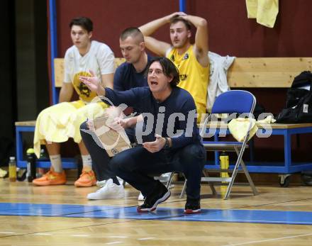 Basketball 2. Liga 2023/2024. Grunddurchgang 5. Runde.  Woerthersee Piraten gegen Guessing Blackbirds.  Trainer Andreas Kuttnig (Piraten),   Klagenfurt, am 4.11.2023.
Foto: Kuess
www.qspictures.net
---
pressefotos, pressefotografie, kuess, qs, qspictures, sport, bild, bilder, bilddatenbank