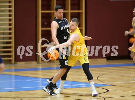 Basketball 2. Liga 2023/2024. Grunddurchgang 5. Runde.  Woerthersee Piraten gegen Guessing Blackbirds. Jernej Andolsek Heine  (Piraten), Thomas Knor  (Guessing). Klagenfurt, am 4.11.2023.
Foto: Kuess
www.qspictures.net
---
pressefotos, pressefotografie, kuess, qs, qspictures, sport, bild, bilder, bilddatenbank