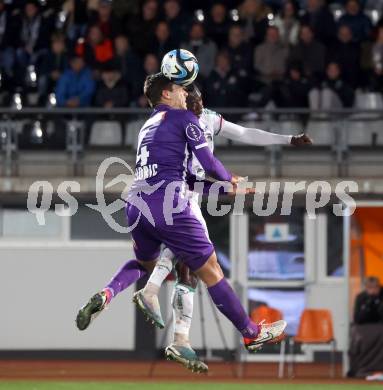 Fussball Bundesliga. WAC gegen SK Austria Klagenfurt.  Mohamed Bamba  (WAC),   Nikola Djoric (Klagenfurt).  Wolfsberg, am 4.11.2023.
Foto: Kuess
www.qspictures.net
---
pressefotos, pressefotografie, kuess, qs, qspictures, sport, bild, bilder, bilddatenbank