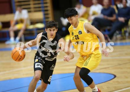 Basketball 2. Liga 2023/2024. Grunddurchgang 5. Runde.  Woerthersee Piraten gegen Guessing Blackbirds.  Levin Hu (Piraten),  Bernhard Koch (Guessing). Klagenfurt, am 4.11.2023.
Foto: Kuess
www.qspictures.net
---
pressefotos, pressefotografie, kuess, qs, qspictures, sport, bild, bilder, bilddatenbank