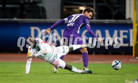 Fussball Bundesliga. WAC gegen SK Austria Klagenfurt.  Mohamed Bamba  (WAC),   Thorsten Mahrer (Klagenfurt).  Wolfsberg, am 4.11.2023.
Foto: Kuess
www.qspictures.net
---
pressefotos, pressefotografie, kuess, qs, qspictures, sport, bild, bilder, bilddatenbank