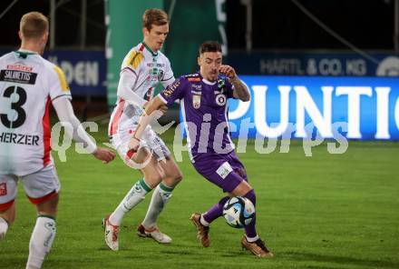 Fussball Bundesliga. WAC gegen SK Austria Klagenfurt.  Scott Fitzgerald Kennedy  (WAC), Sinan Karweina  (Klagenfurt).  Wolfsberg, am 4.11.2023.
Foto: Kuess
www.qspictures.net
---
pressefotos, pressefotografie, kuess, qs, qspictures, sport, bild, bilder, bilddatenbank