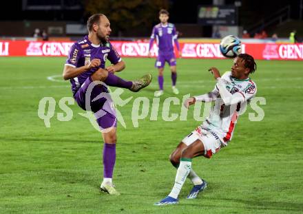 Fussball Bundesliga. WAC gegen SK Austria Klagenfurt.  Thierno Mamadou Lamarana Ballo,  (WAC), Rico Benatelli    (Klagenfurt).  Wolfsberg, am 4.11.2023.
Foto: Kuess
www.qspictures.net
---
pressefotos, pressefotografie, kuess, qs, qspictures, sport, bild, bilder, bilddatenbank