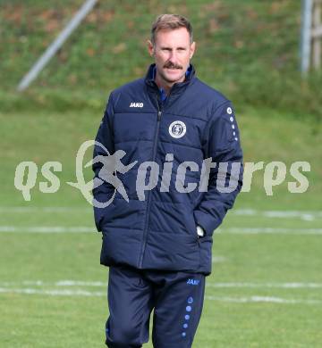 Fussball Unterliga Ost. Maria Saal gegen Annabichler SV.  Trainer Florian Oberrisser   (ASV). Maria Saal, am 4.11.2023.
Foto: Kuess
www.qspictures.net
---
pressefotos, pressefotografie, kuess, qs, qspictures, sport, bild, bilder, bilddatenbank