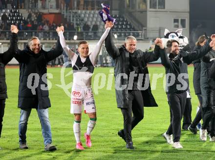 Fussball Bundesliga. WAC gegen SK Austria Klagenfurt.  Jubel Trainer Manfred Schmid, Florian Rieder, Co-Trainer Cem Sekerlioglu  (WAC),  Wolfsberg, am 4.11.2023.
Foto: Kuess
www.qspictures.net
---
pressefotos, pressefotografie, kuess, qs, qspictures, sport, bild, bilder, bilddatenbank