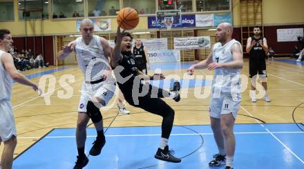 Basketball 2. Liga 2023/2024. Grunddurchgang 6. Runde.  KOS Celovec gegen Woerthersee Piraten..  Anton Marusic (KOS),   Marcus Holyfield (Piraten). Klagenfurt, am 11.11.2023.
Foto: Kuess
www.qspictures.net
---
pressefotos, pressefotografie, kuess, qs, qspictures, sport, bild, bilder, bilddatenbank