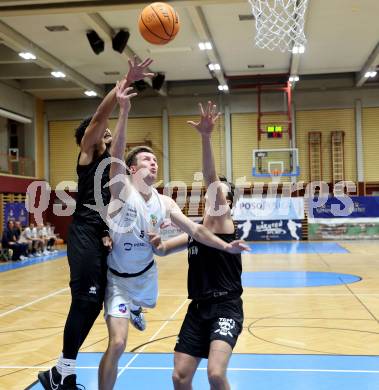 Basketball 2. Liga 2023/2024. Grunddurchgang 6. Runde.  KOS Celovec gegen Woerthersee Piraten.. Andi Smrtnik (KOS),  Marcus Holyfield, Alexander Pirker  (Piraten). Klagenfurt, am 11.11.2023.
Foto: Kuess
www.qspictures.net
---
pressefotos, pressefotografie, kuess, qs, qspictures, sport, bild, bilder, bilddatenbank